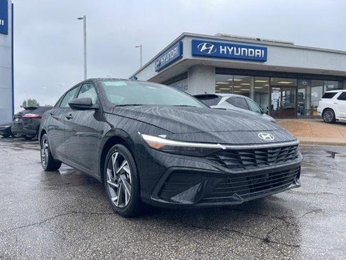 2025 Hyundai ELANTRA HEV SEL