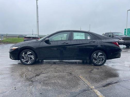 2025 Hyundai ELANTRA HEV SEL