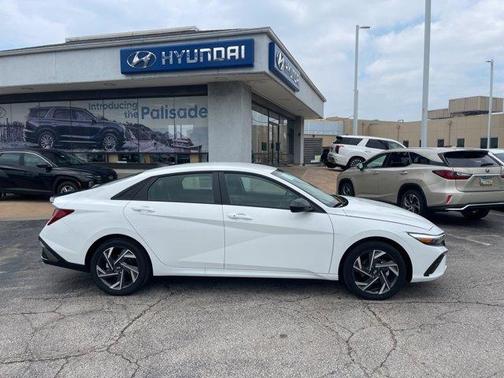 2025 Hyundai ELANTRA HEV SEL