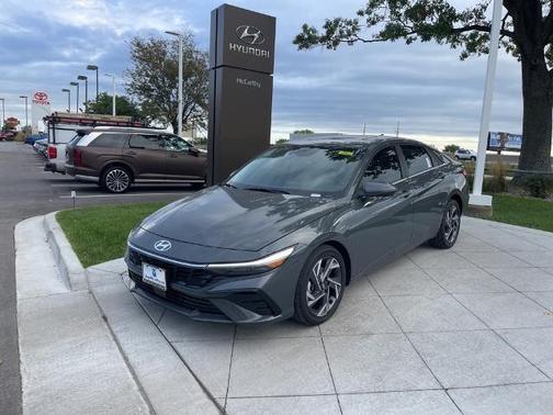 2025 Hyundai ELANTRA Limited