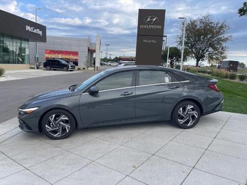2025 Hyundai ELANTRA Limited