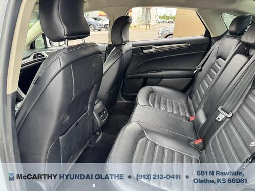 2017 Ford Fusion SE