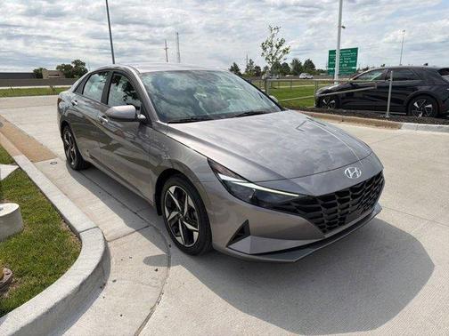 Metal 2023 Hyundai ELANTRA SEL
