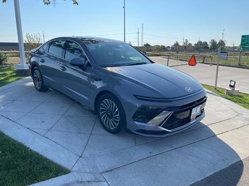 2025 Hyundai SONATA Hybrid Limited