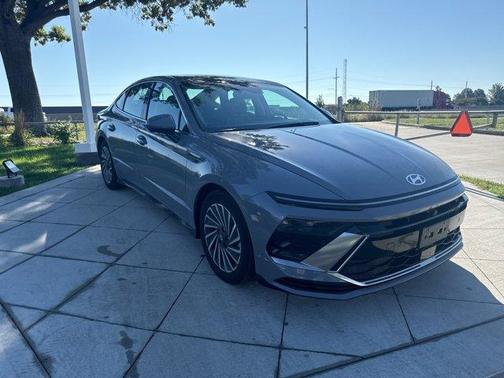 2025 Hyundai SONATA Hybrid Limited