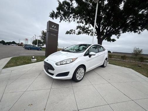 Oxford White 2015 Ford Fiesta S