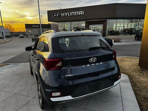 2023 Hyundai VENUE Limited
