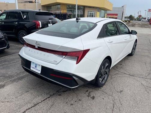 2025 Hyundai ELANTRA HEV Limited