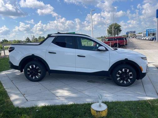 2025 Hyundai SANTA CRUZ SEL Activity