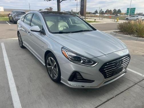 2019 Hyundai SONATA Hybrid Limited