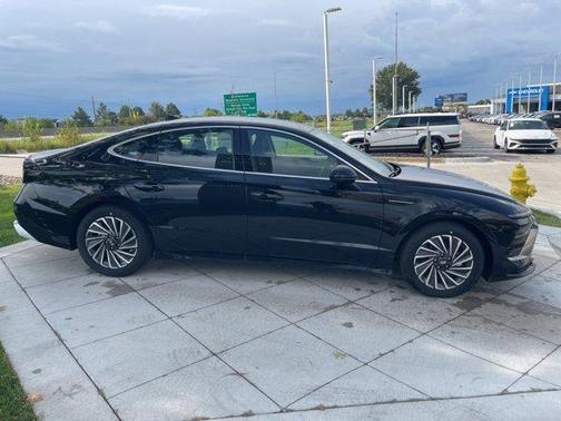 2025 Hyundai SONATA Hybrid SEL