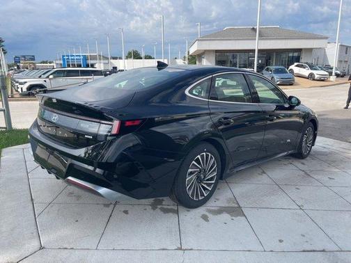 2025 Hyundai SONATA Hybrid SEL