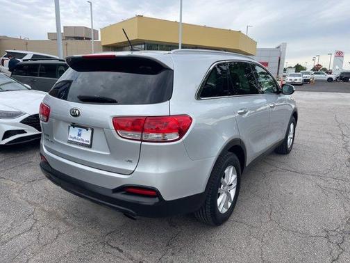 2018 Kia Sorento LX