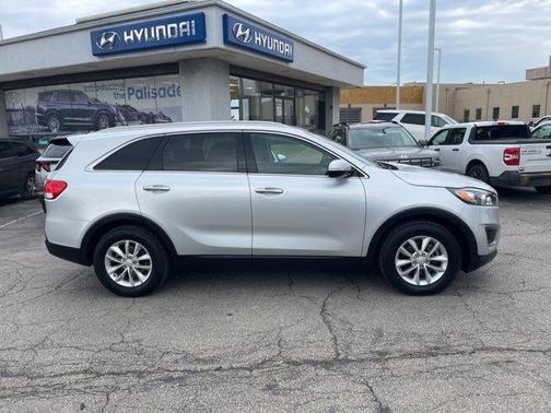 2018 Kia Sorento LX