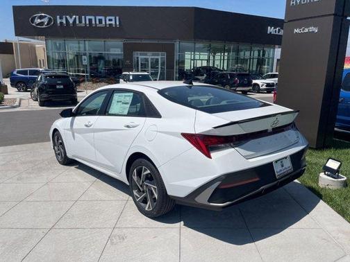 2025 Hyundai ELANTRA HEV SEL