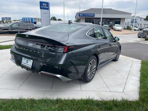 2025 Hyundai SONATA Hybrid Limited