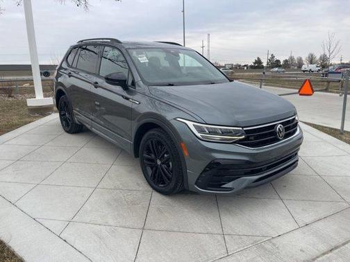 2022 Volkswagen Tiguan 2.0T SE R-Line Black
