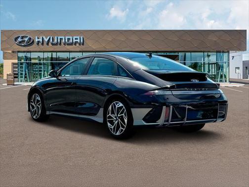 2025 Hyundai IONIQ 6 SEL