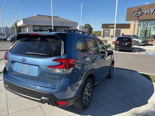 2024 Subaru Forester Premium