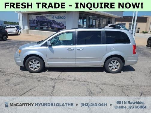 2010 Chrysler Town & Country Touring