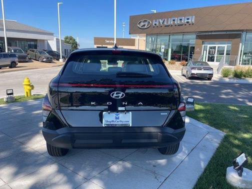 2025 Hyundai KONA SE