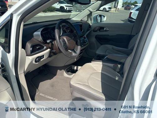 2017 Chrysler Pacifica Touring-L Plus