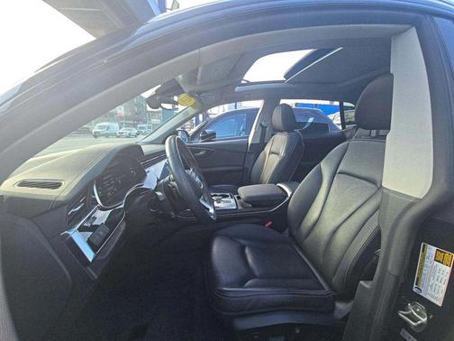 Mythos Black Metallic 2023 Audi Q8 55 Premium Plus