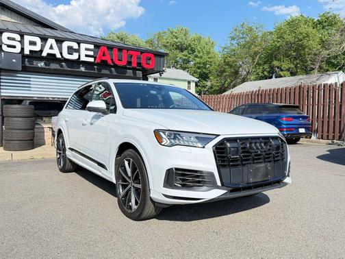 Glacier White Metallic 2022 Audi Q7 55 Premium Plus