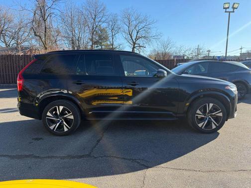 2020 Volvo XC90 T6 R-Design