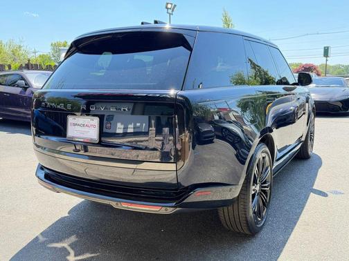Black 2025 Land Rover Range Rover P530 SE