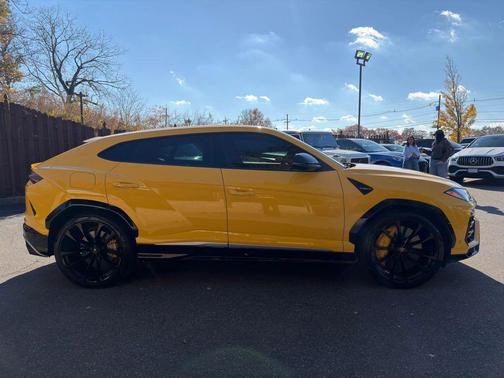 Gialllo Auge 2020 Lamborghini Urus Sport Utility 4D