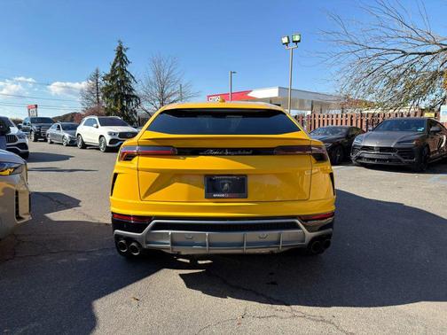 Gialllo Auge 2020 Lamborghini Urus Sport Utility 4D
