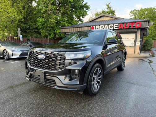 Agate Black Metallic 2025 Ford Explorer ST-Line