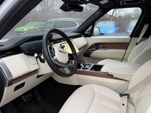 2023 Land Rover Range Rover P530 SE