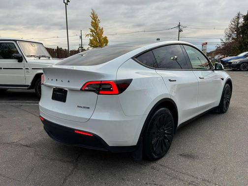 2023 Tesla Model Y Long Range Sport Utility 4D