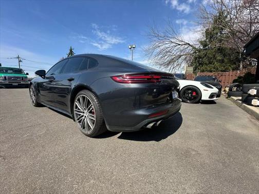 2017 Porsche Panamera Turbo