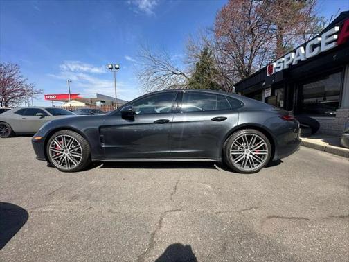 2017 Porsche Panamera Turbo