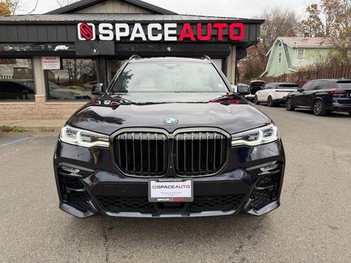 2022 BMW X7 M50i