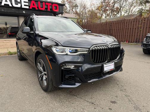 2022 BMW X7 M50i