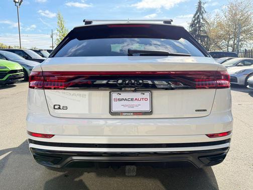 Glacier White Metallic 2023 Audi Q8 55 Premium Plus