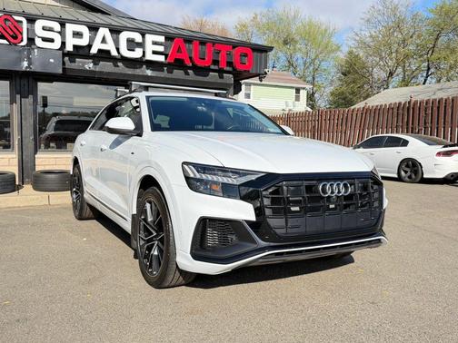 Glacier White Metallic 2023 Audi Q8 55 Premium Plus