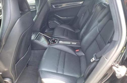 2018 Porsche Panamera Turbo