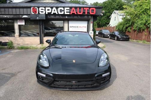 2018 Porsche Panamera Turbo