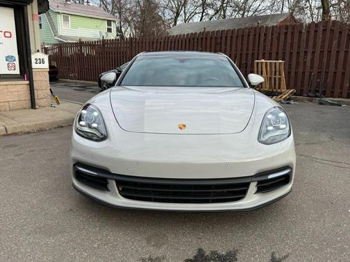 2018 Porsche Panamera 4S