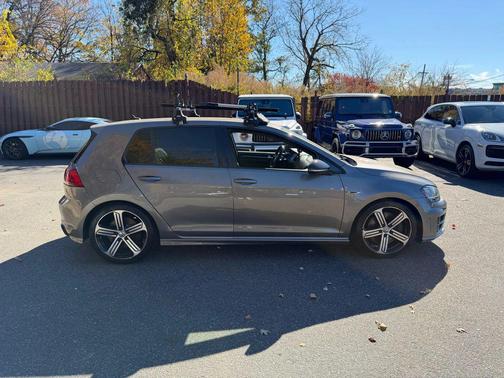 2016 Volkswagen Golf R 4-Door