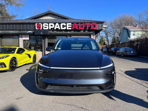 2026 Tesla Model Y Launch Series Long Range Sport Utility 4D