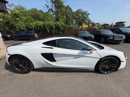 2017 McLaren 570GT Base