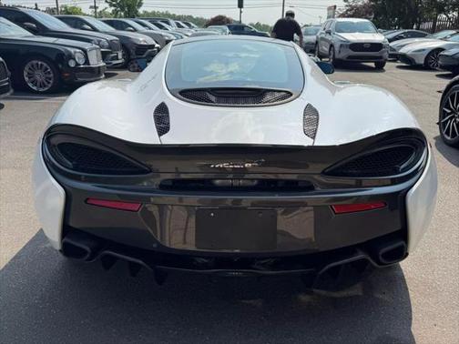 2017 McLaren 570GT Base