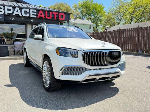 White 2023 Mercedes-Benz Maybach GLS 600 4MATIC