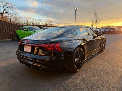 2023 Audi RS e-tron GT quattro